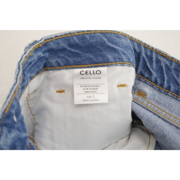 NWT Cello High Rise Destroy Shorts | Sz L, Light Wash, Style WV46348-1 - Picture 5 of 6